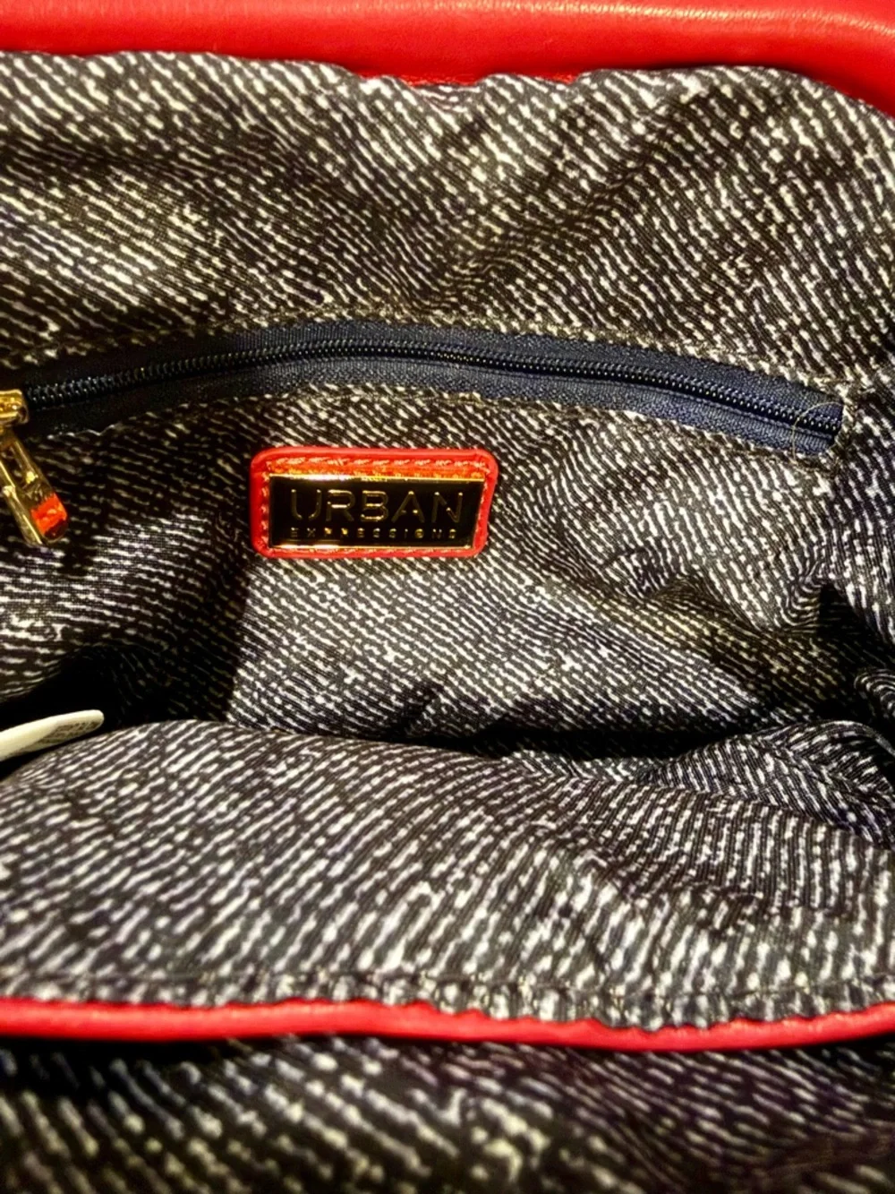 NWOT Urban Expressions Bright Pink Ruched Frame Crossbody
